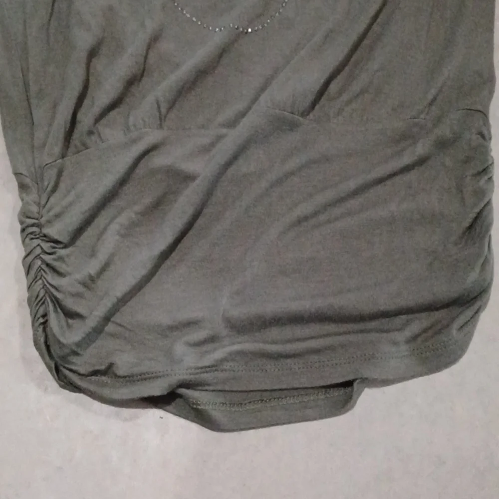 Women's top - Picture 2 of 5